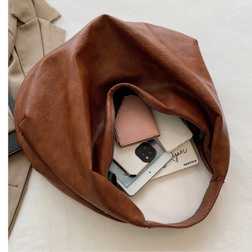 Luxe Brown Vegan Leather Zip Up Large Shoulder Bag - Picture 5 of 6